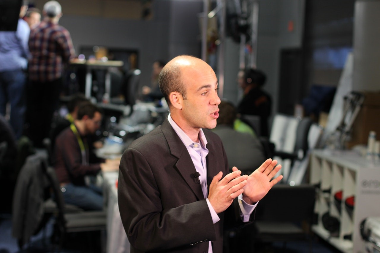 How To Choose The Right Public Speaker For Your Corporate Event ...